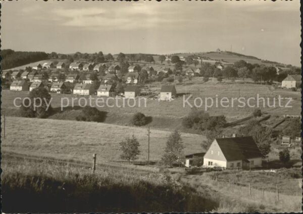 Neuhausen Erzgebirge Siedlung mit Blick zum Schwartenberg