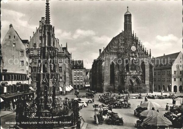 Alt Nuernberg Marktplatz mit Schönem Brunnen