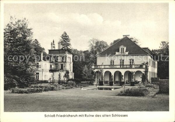 Friedrichsruh Hamburg Schloss mit Ruine des alten Schlosses