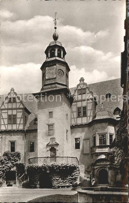 Weilburg Uhrturm im Schlosshof