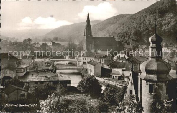 Gemuend Eifel Panorama mit Kirche und Turm