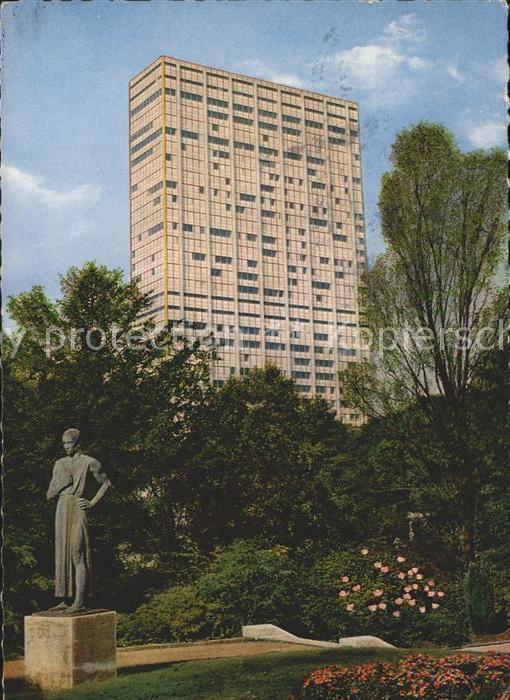 Leverkusen Denkmal mit Bayer-Hochhaus