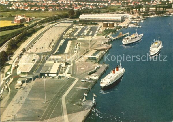 Travemuende Ostseebad Hafen Fahrgastschiffe Fliegeraufnahme