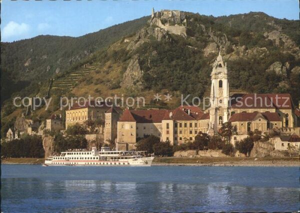 Duernstein Wachau Motorfahrgastschiff Theodor Körner Burg