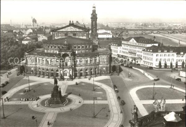 Dresden Theaterplatz vom Schlossturm