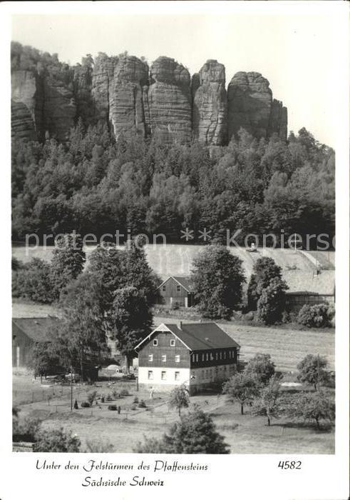 Koenigstein Saechsische Schweiz Unter den Felstürmen des Pfaffensteins