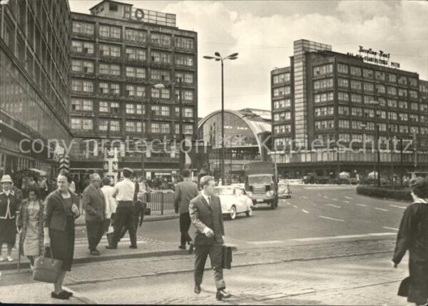 Berlin am Alexanderplatz Hauptstadt der DDR
