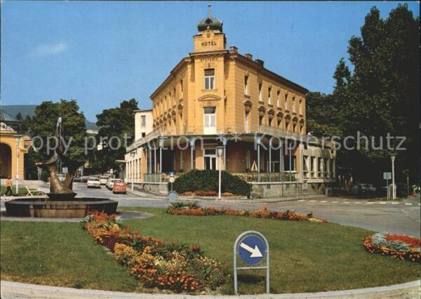 Bad Voeslau Badplatz Freiheitsbrunnen Hotel Stefani