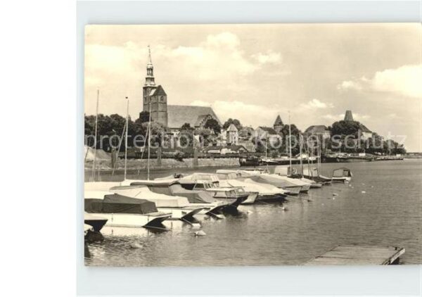 Tangermuende Bootshafen Kirche
