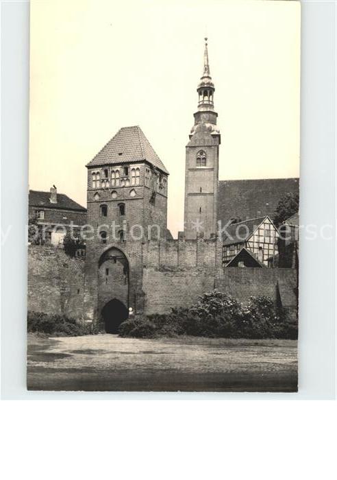 Tangermuende Rosspforte mit Turm der Pfarrkirche St