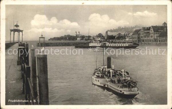 Friedrichshafen Bodensee Hafeneinfahrt Dampfer