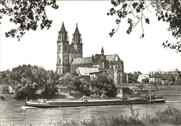 Magdeburg Dom Elbansicht Frachtkahn Binnenschiffa