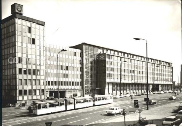 Leipzig Hauptpost am Karl Marx Platz Strassenba