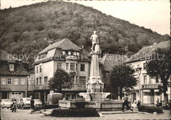 Suhl Thueringer Wald Karl Marx Platz Brunnen Denkmal Statue