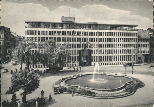 Koeln Rhein Kaiser Wilhelm Ring Rathaus Springbrunn