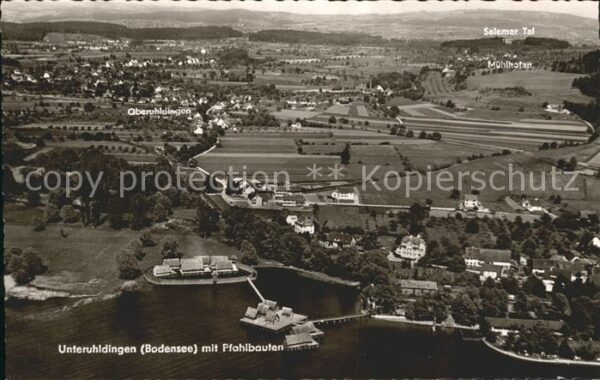 Unteruhldingen mit Pfahlbauten Bodensee Fliegeraufnahm