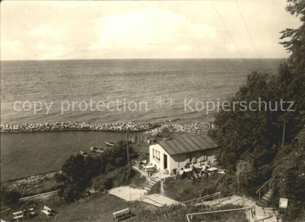 Lohme Ruegen Blick zum Strandcafe Ostsee