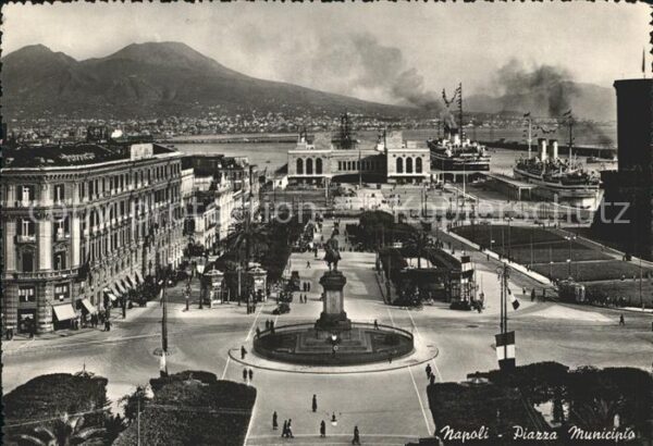 Napoli Neapel Piazza Municipio Dampfer
