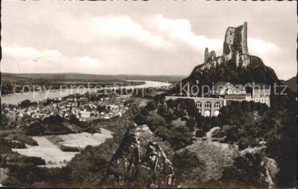 Koenigswinter Panorama mit Drachenfels Perle des Rhei
