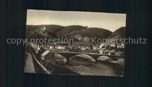 Cochem Mosel Neue Brücke mit Stadt und Burg