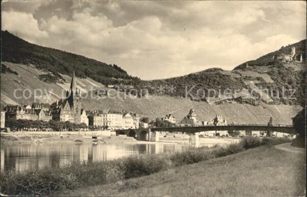 Bernkastel-Kues Uferpartie an der Mosel Brücke Kirche