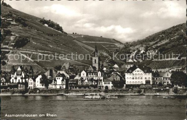 Assmannshausen Ortsansicht mit Kirche Weinberge
