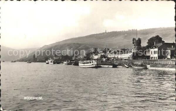 Ruedesheim Rhein Dampfer Binnenschiffahrt