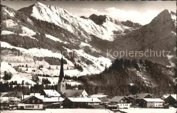 Fischen Allgaeu Ortsansicht mit Kirche Wintersportplatz