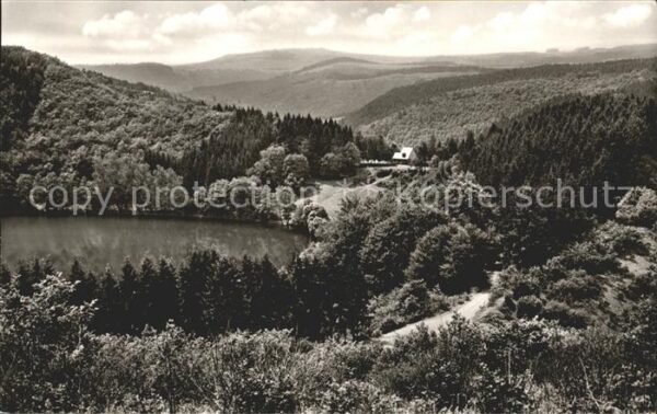 Daun Eifel Gemündener Maar mit Eifelhöhen Kneipp K