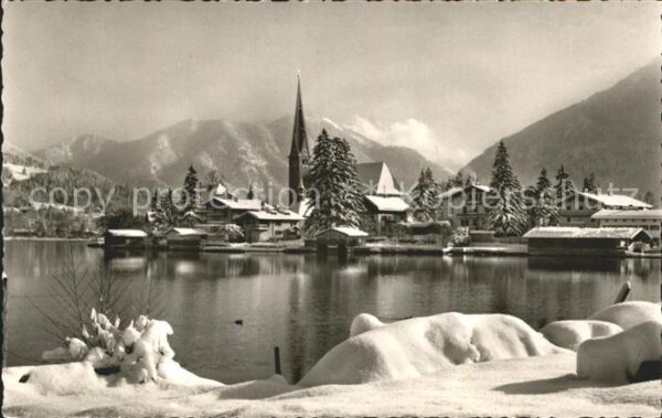 Rottach-Egern Ortsansicht mit Kirche Winterpanorama T