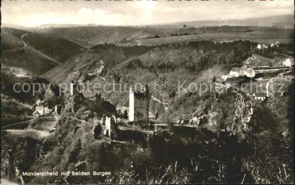 Manderscheid Eifel Panorama mit beiden Burgen