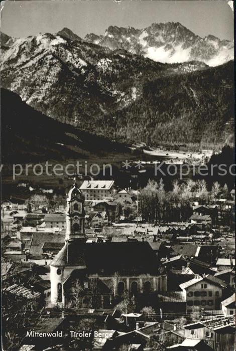 Mittenwald Bayern Ortsansicht mit Kirche Tiroler Berge