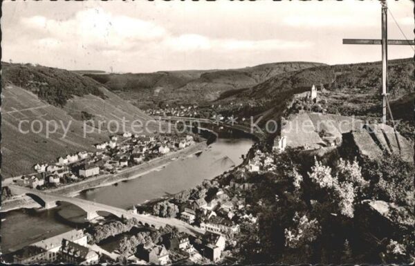 Cochem Mosel Panorama mit Pinnerkreuz Brücke Weinber