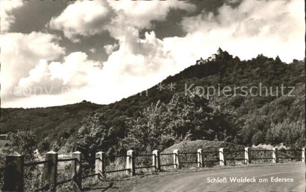 Waldeck Edersee Blick zum Schloss