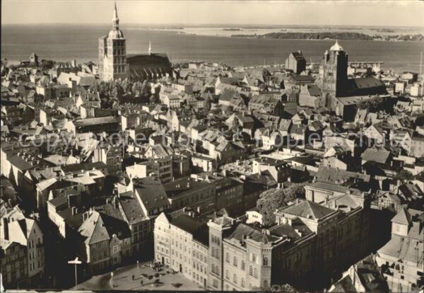 Stralsund Mecklenburg Vorpommern Altstadt Serie Ostseestädte der DDR Fli