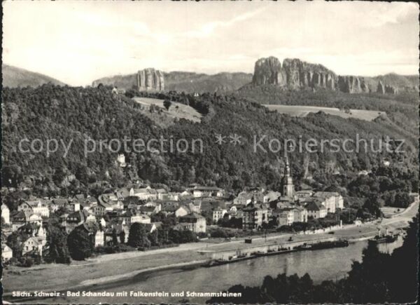 Bad Schandau Panorama mit Falkenstein und Schrammste