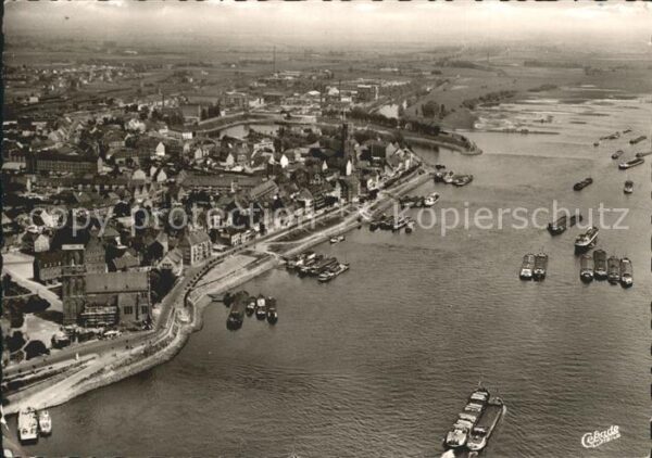 Emmerich Rhein Fliegeraufnahme Hafen Binnenschiffahrt