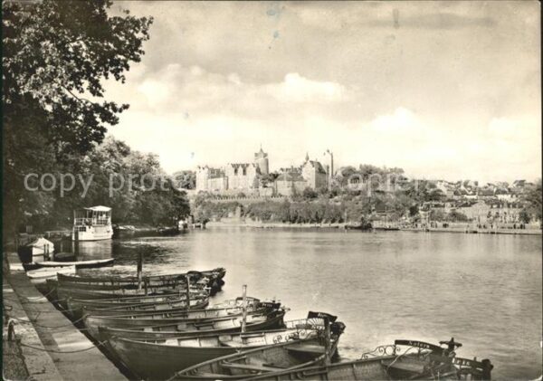 Bernburg Saale Uferpartie am Fluss Blick zum Schloss