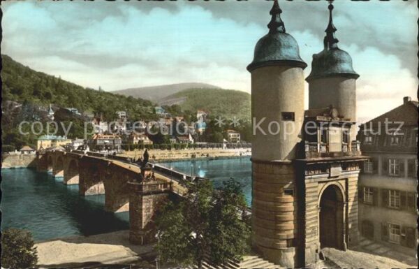 Heidelberg Neckar Alte Brücke mit Brückentor