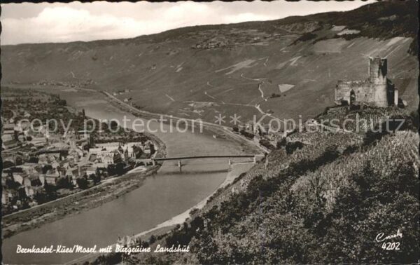 Bernkastel-Kues Mosel mit Burgruine Landshut