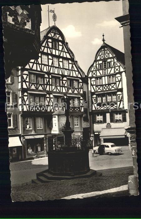 Bernkastel-Kues Marktplatz Brunnen