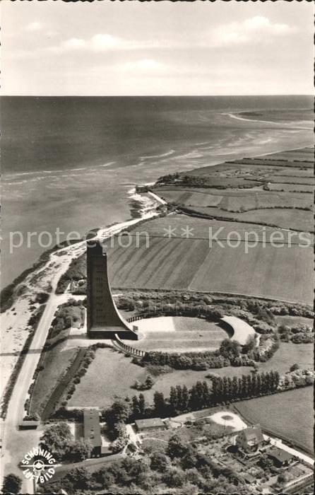 Laboe mit Marine Ehrenmal Fliegeraufnahme