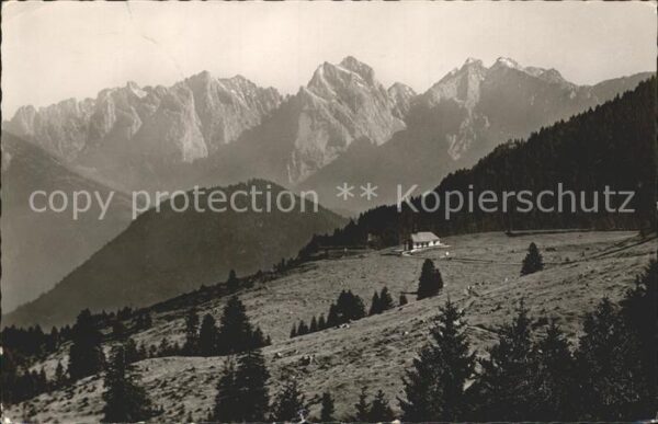 Brannenburg Leonhardikapelle am Sudelfeld mit Blick