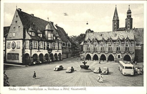 Goslar Marktplatz mit Rathaus und Hotel Kaiser