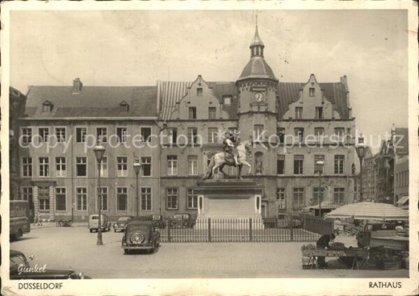 Duesseldorf Rathaus Denkmal Reiterstandbild