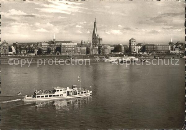 Duesseldorf Rheinpartie Ausflugsdampfer Kirche
