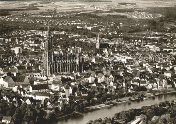 Ulm Donau Stadtbild mit Münster Fliegeraufnahme