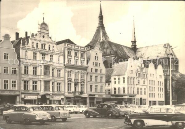 Rostock Giebelwand Thälmannplatz mit Marienkirc