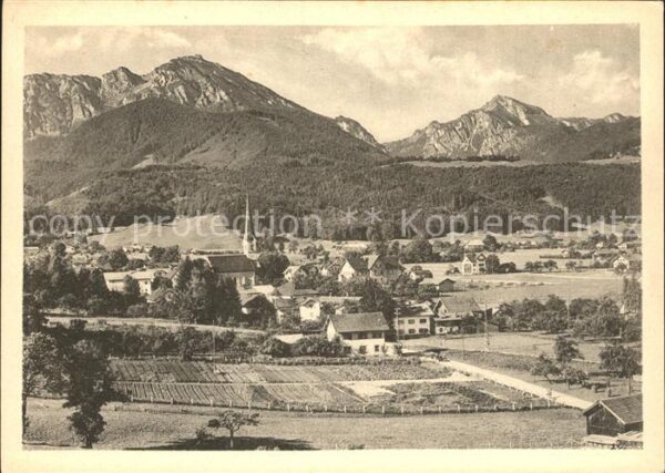 Bergen Chiemgau Gesamtansicht mit Hochfelln und Hochger