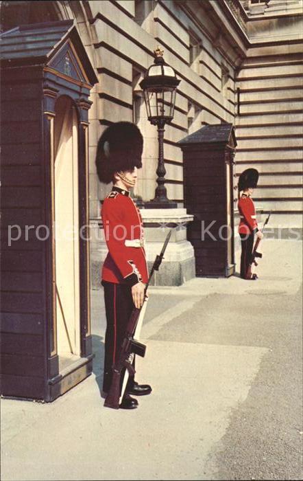 Leibgarde Wache Irish Guards Sentry Duty Buckingham Pal